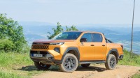 Toyota Hilux 2.8 48V MHEV Invincible