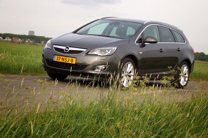 Test Opel Astra Sports Turbo Sport - Rijtesten.nl: Pure rijervaring